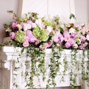 διακοσμητικό τζακιού με τεχνητές ορτανσίες