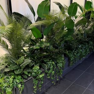 Τεχνητά φυτά τροπικά για παρτέρι σε πλαστική γλάστρα 2μ. χ 1.20μ.