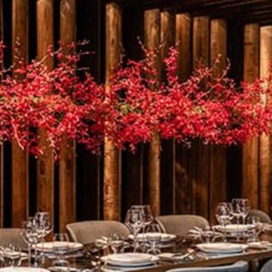 Τεχνητή αμυγδαλιά κόκκινη σε γιρλάντα 1,60μ.