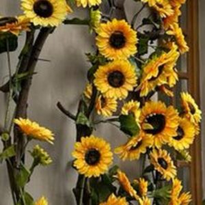 Τεχνητή γιρλάντα με Ηλιανθους 2μ.ΚΑΙ ΦΥΣΙΚΑ ΚΛΑΔΙΑ