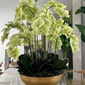 τεχνητή ορχιδεα σε χρυση βαση σφυρηλατη